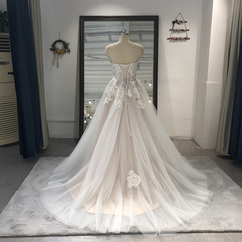 ストラップレスのウェディングドレス,床の長さ,電車,空中ブラ - Embroidery Organza のレビューと価格