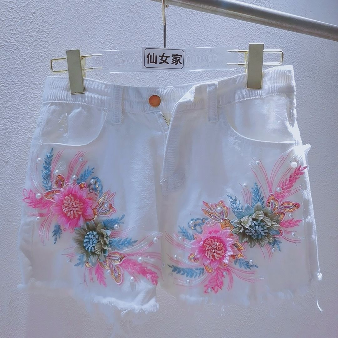 韓国ファッション レディース サマー デニムショートパンツ  - Embroidery Jeans Sakura のレビューと価格