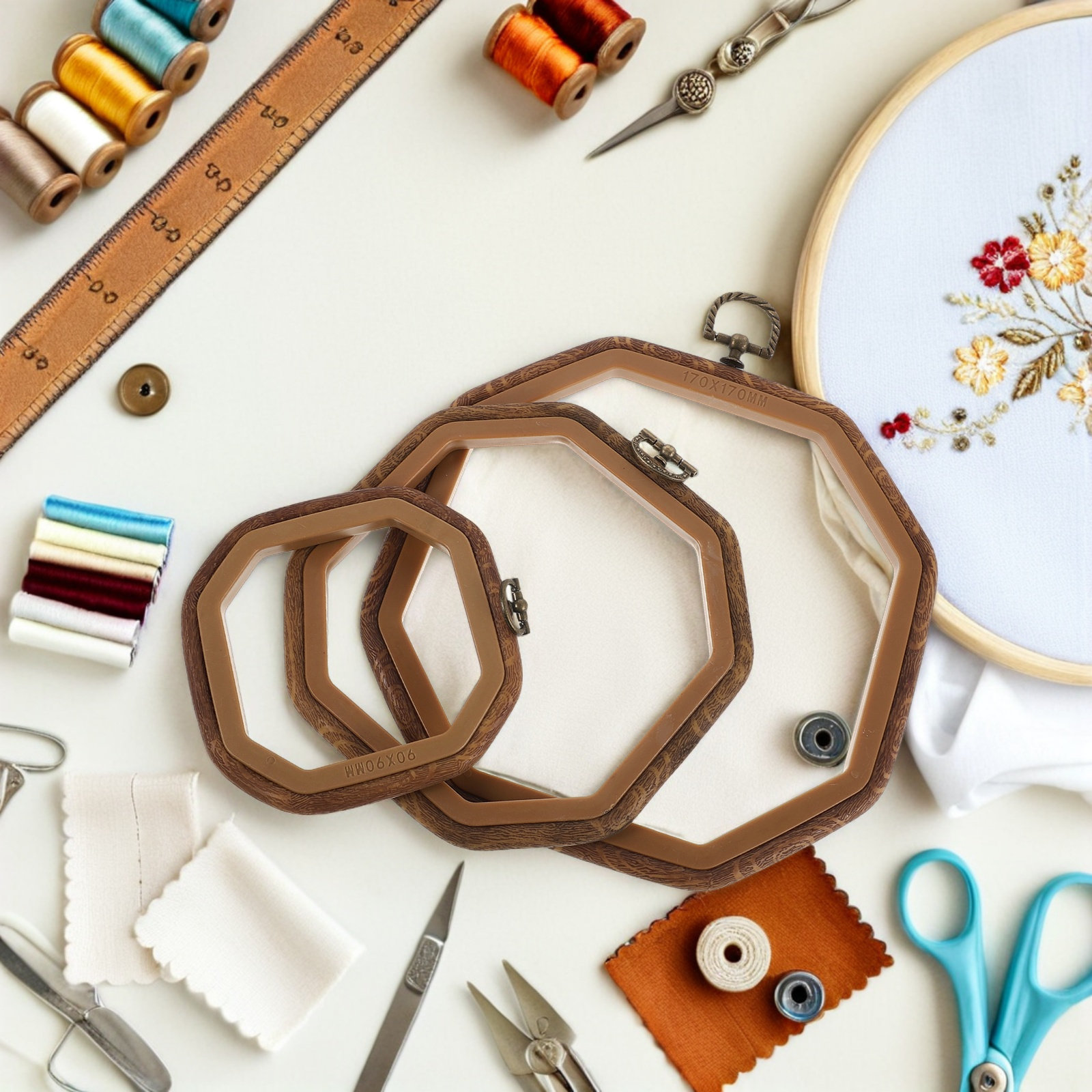 6個入り八角形刺繍枠 木目調クロスステッチフレーム 3サイズ - Embroidery Ring Sizes のレビューと価格
