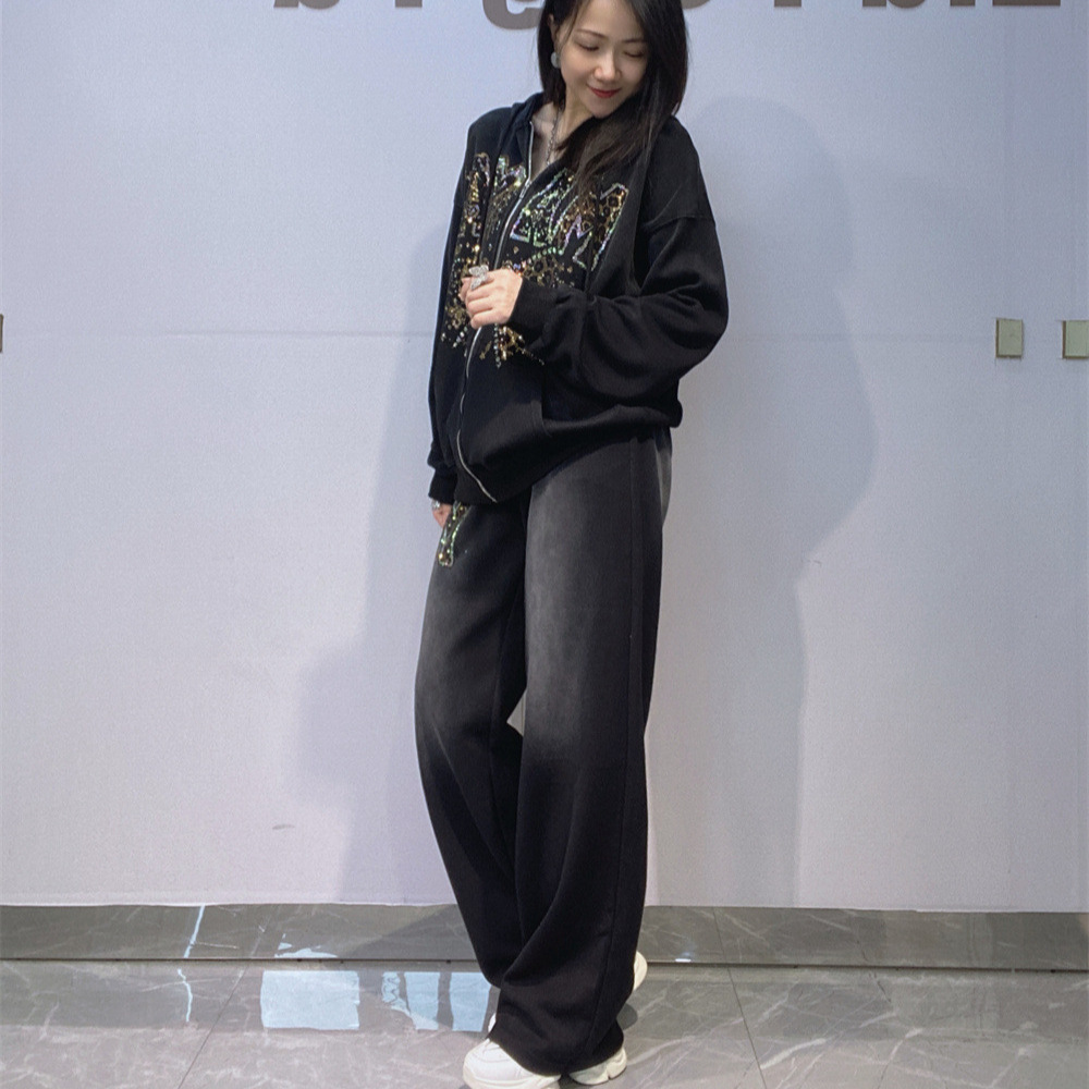 トレンドの秋冬レディースフーディセット、ラグジュアリーなホッ - Embroidery Zip Up Hoodie のレビューと価格