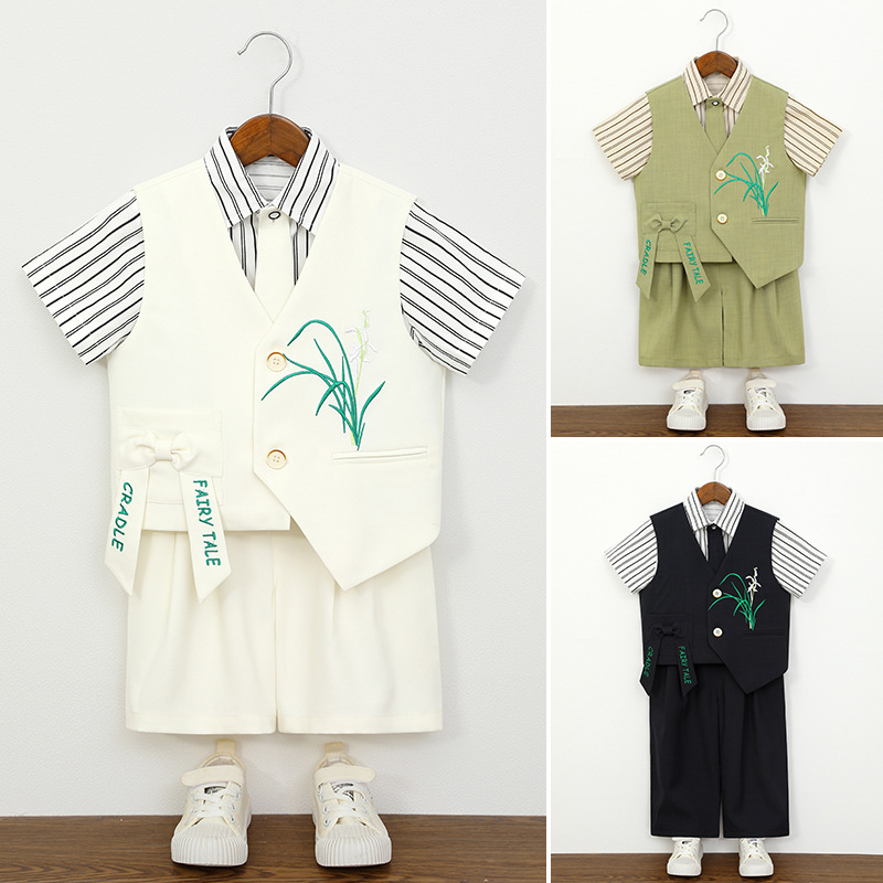 男の子用サマーフォーマルスーツセット 刺繍入り キッズ紳士服 - Embroidery Ring Sizes のレビューと価格
