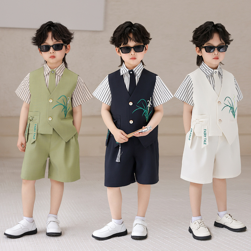 男の子用サマーフォーマルスーツセット 刺繍入り キッズ紳士服 - Embroidery Ring Sizes のレビューと価格